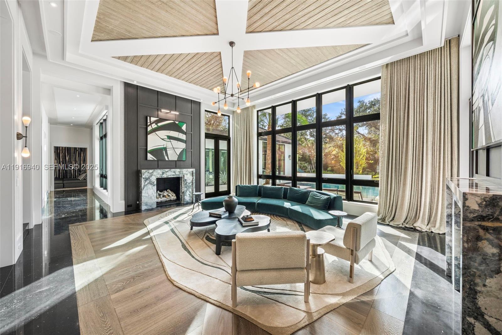 9500 SW 61st Ct Pinecrest, FL 33156