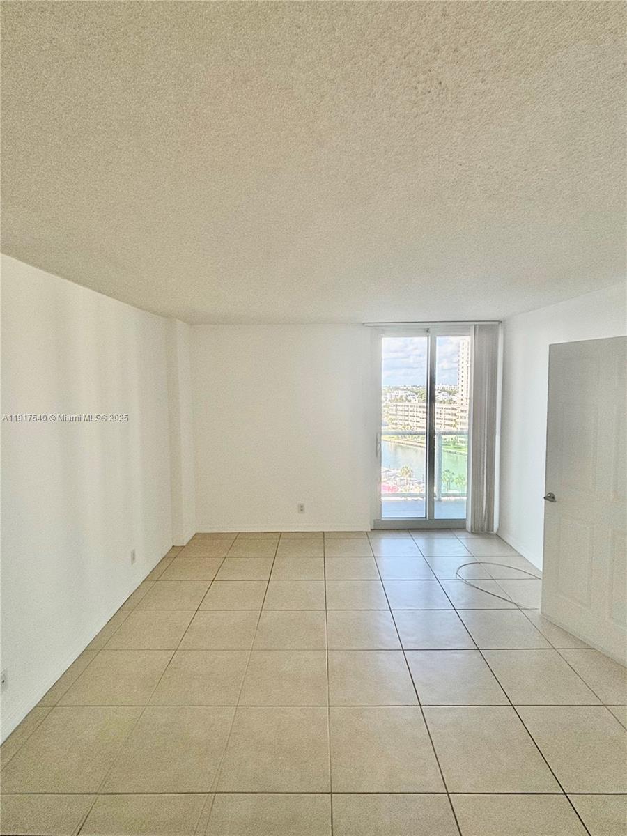 image Arlen House East16