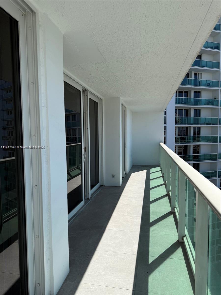 image Arlen House East4