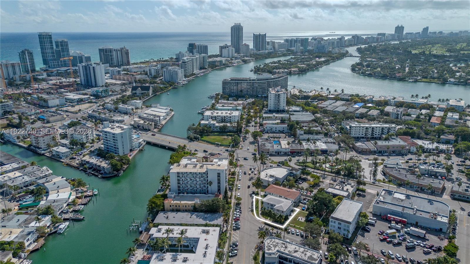 7124 Bay Dr Miami Beach, FL 33141