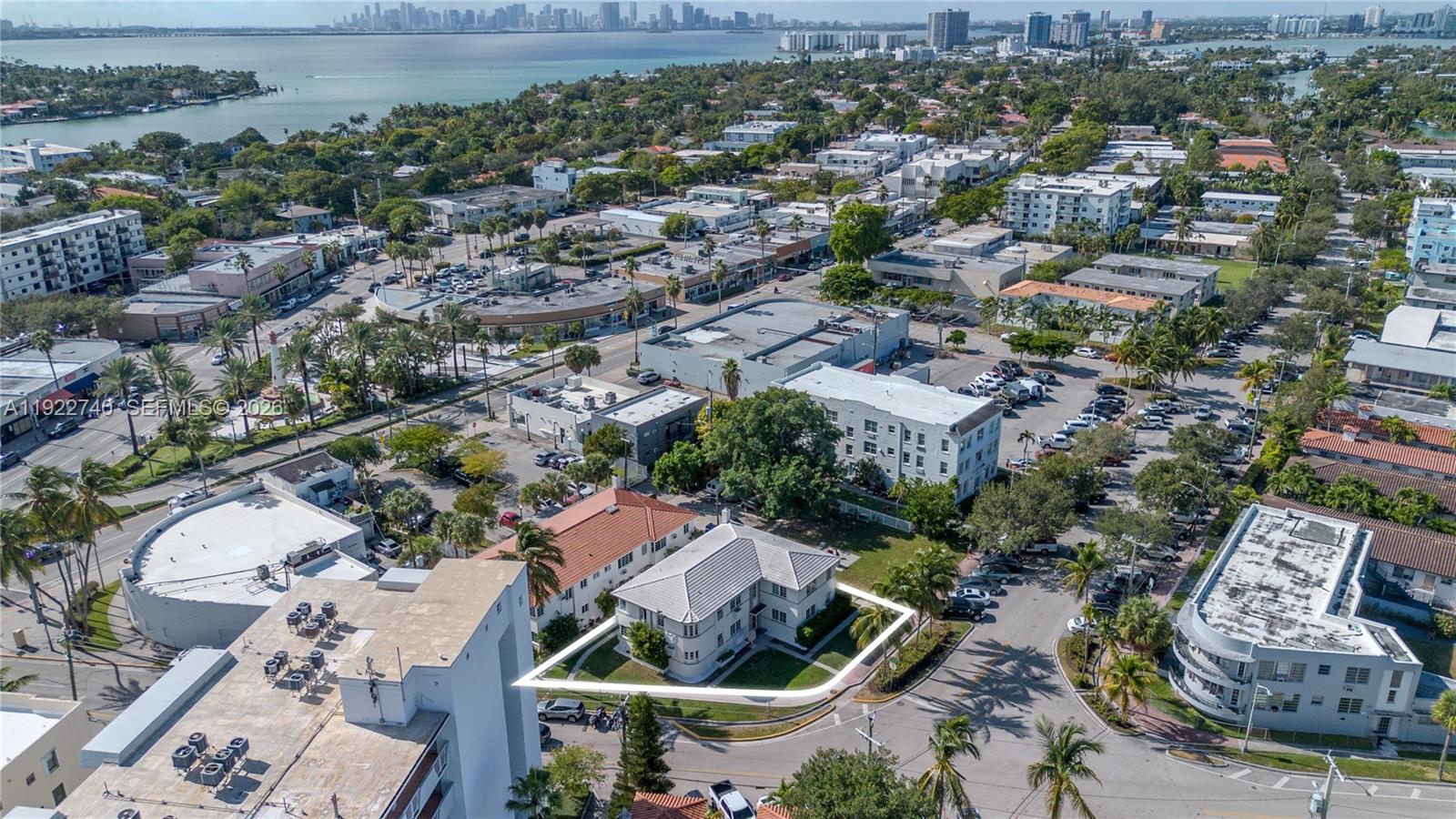 7124 Bay Dr Miami Beach, FL 33141