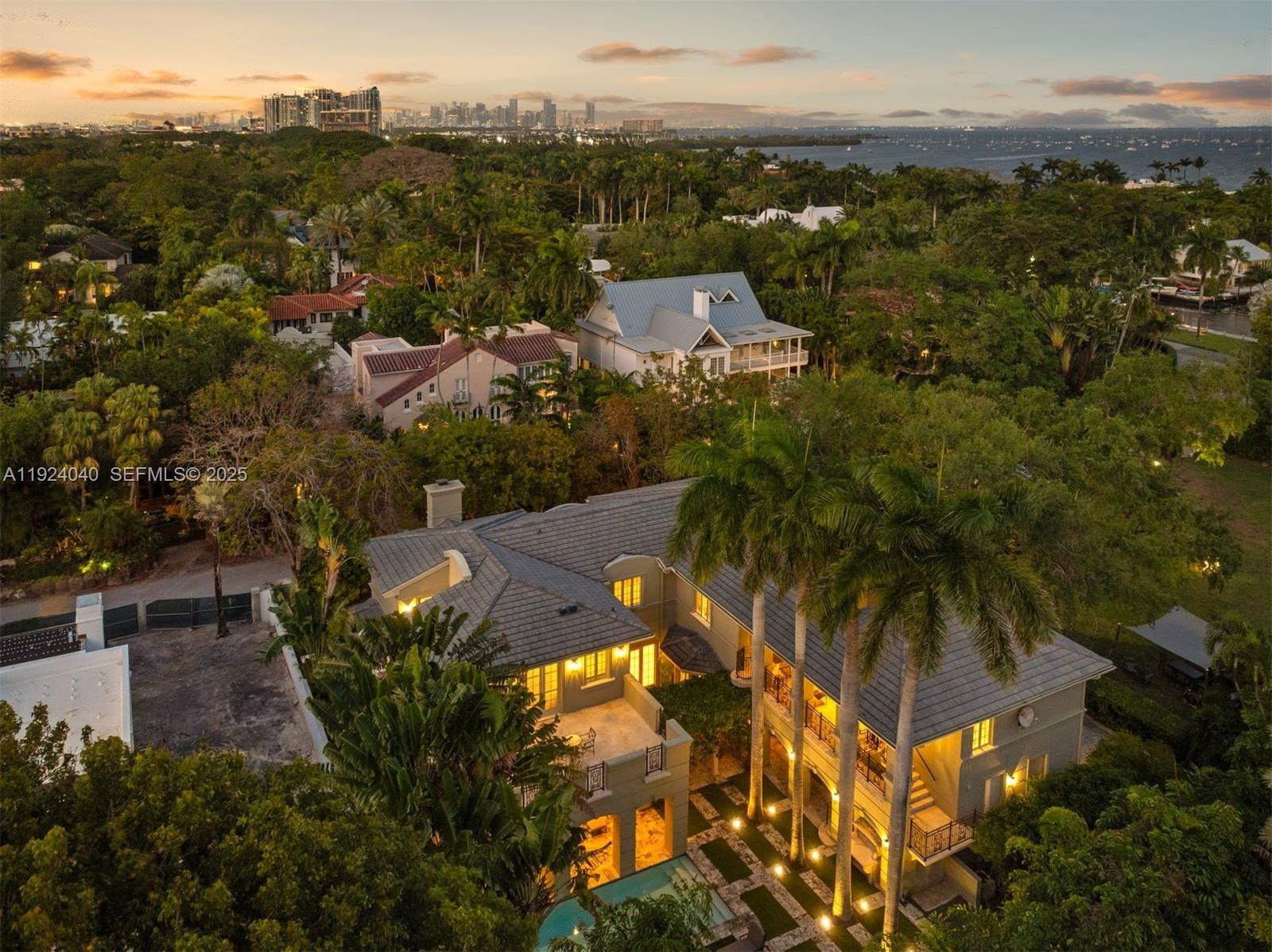 3460 S Moorings Way Miami, FL 33133