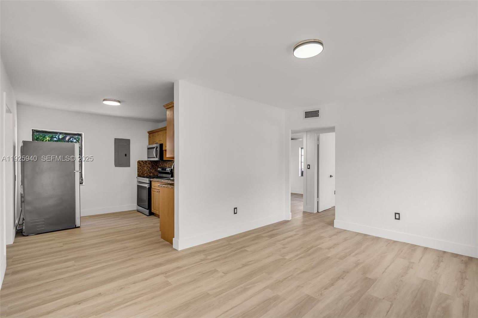 739 W 30th St Hialeah, FL 33012