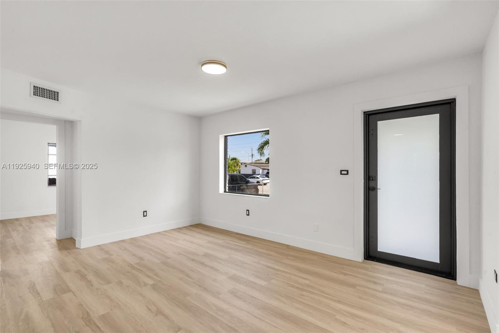 739 W 30th St Hialeah, FL 33012