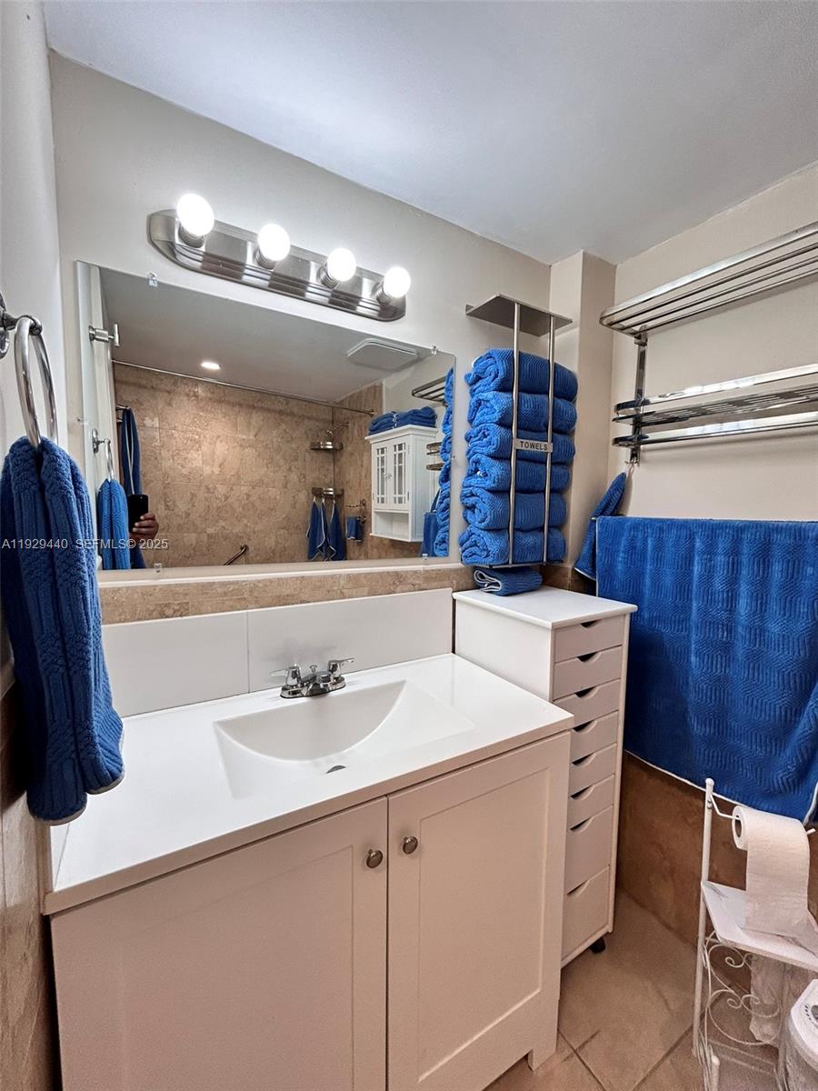 5050 NW 7th St #401 Miami, FL 33126