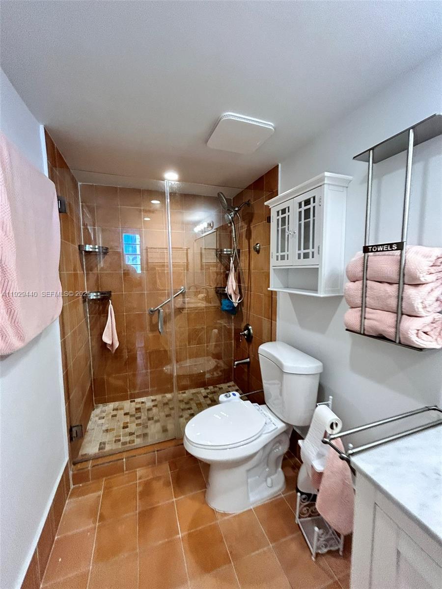 5050 NW 7th St #401 Miami, FL 33126