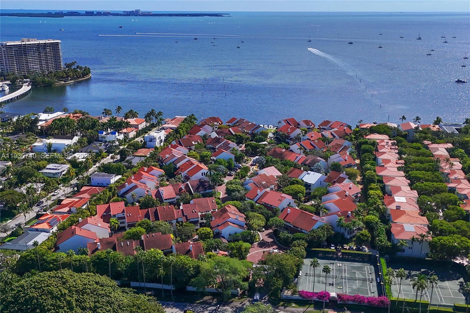 2000 S Bayshore Dr #27 Coconut Grove, FL 33133