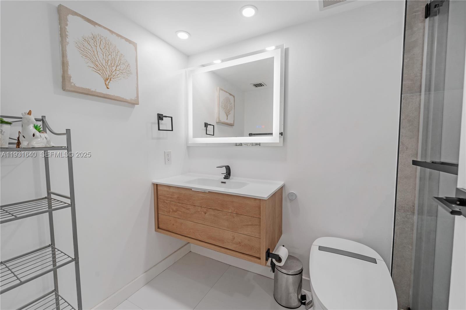 7601 E Treasure Dr #819 North Bay Village, FL 33141