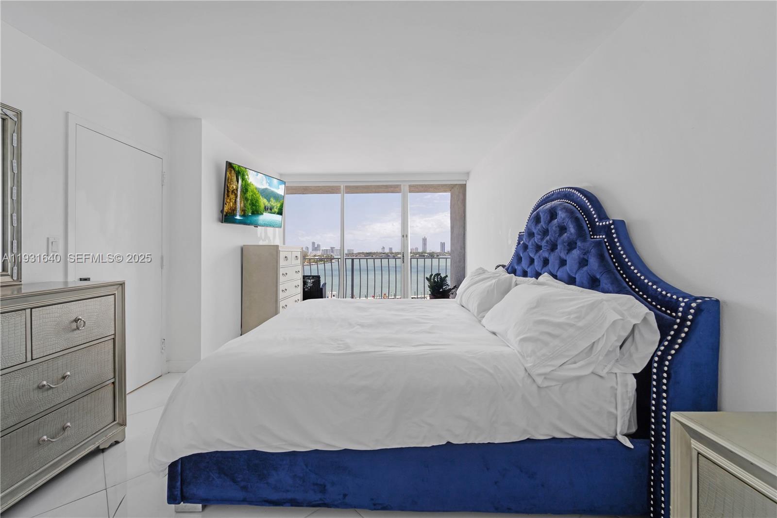 7601 E Treasure Dr #819 North Bay Village, FL 33141