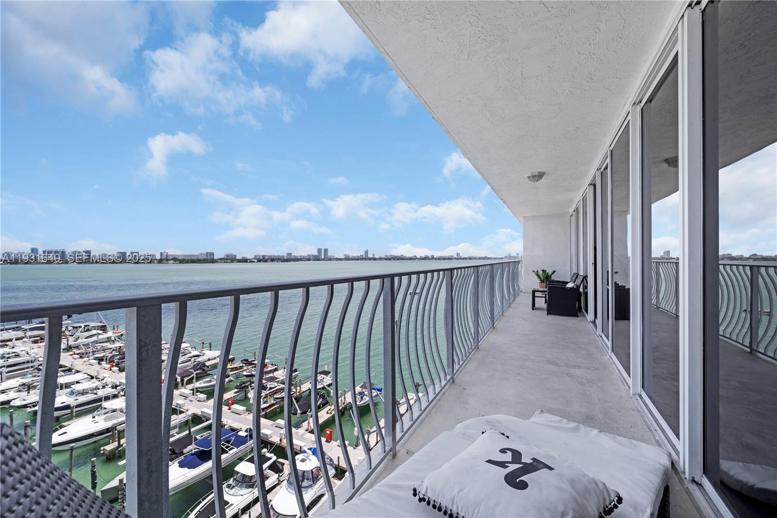 7601 E Treasure Dr #819 North Bay Village, FL 33141