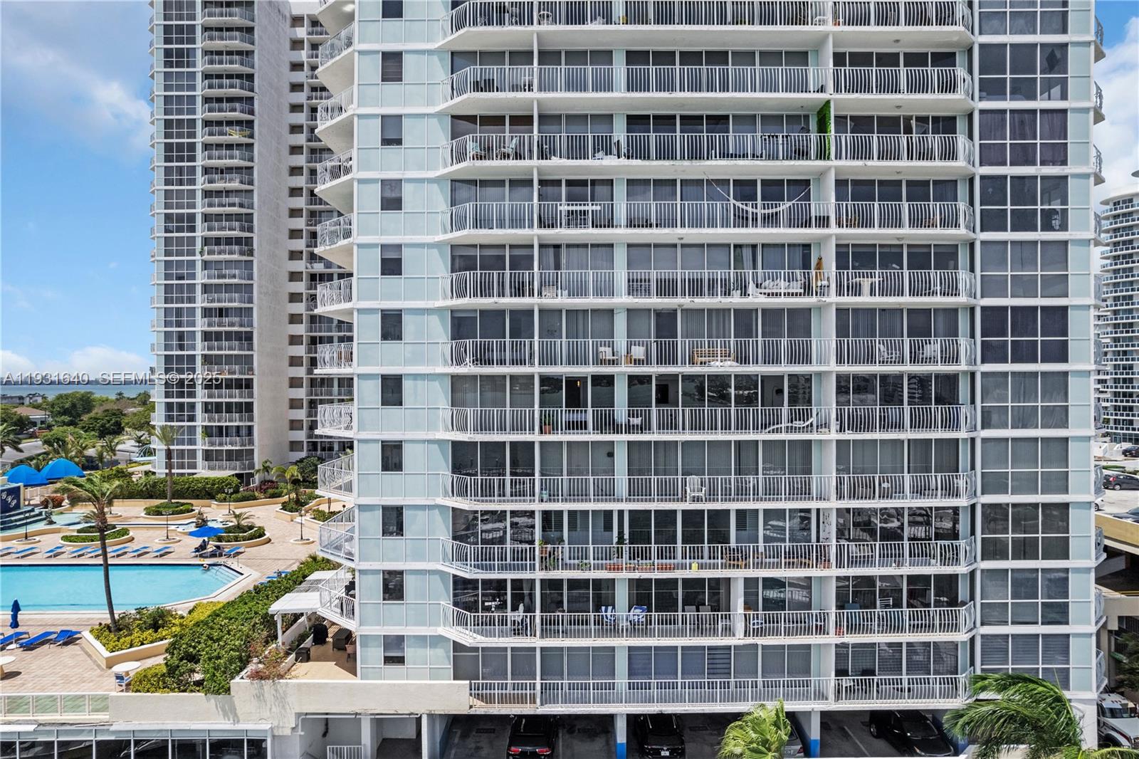 7601 E Treasure Dr #819 North Bay Village, FL 33141