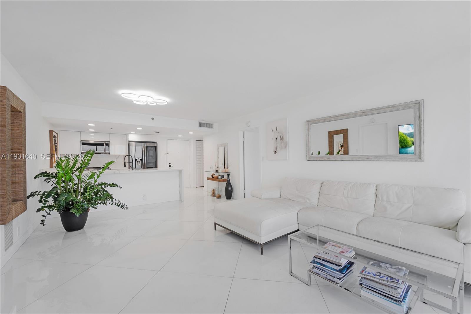 7601 E Treasure Dr #819 North Bay Village, FL 33141