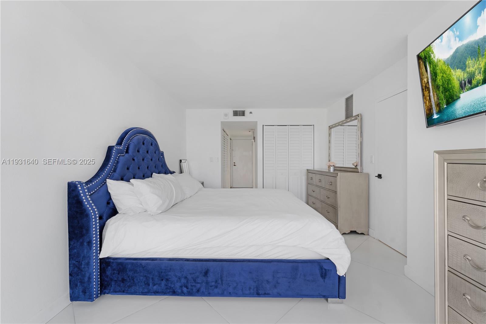 7601 E Treasure Dr #819 North Bay Village, FL 33141