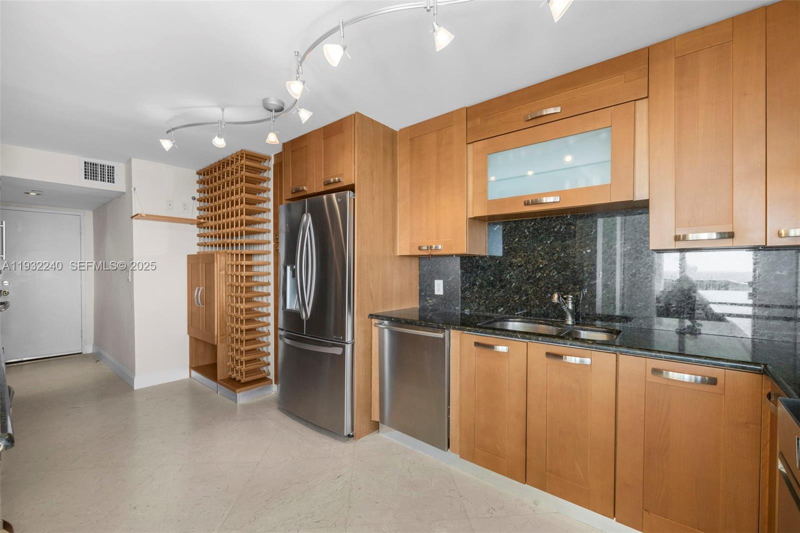 881 Ocean Dr #20A Key Biscayne, FL 33149