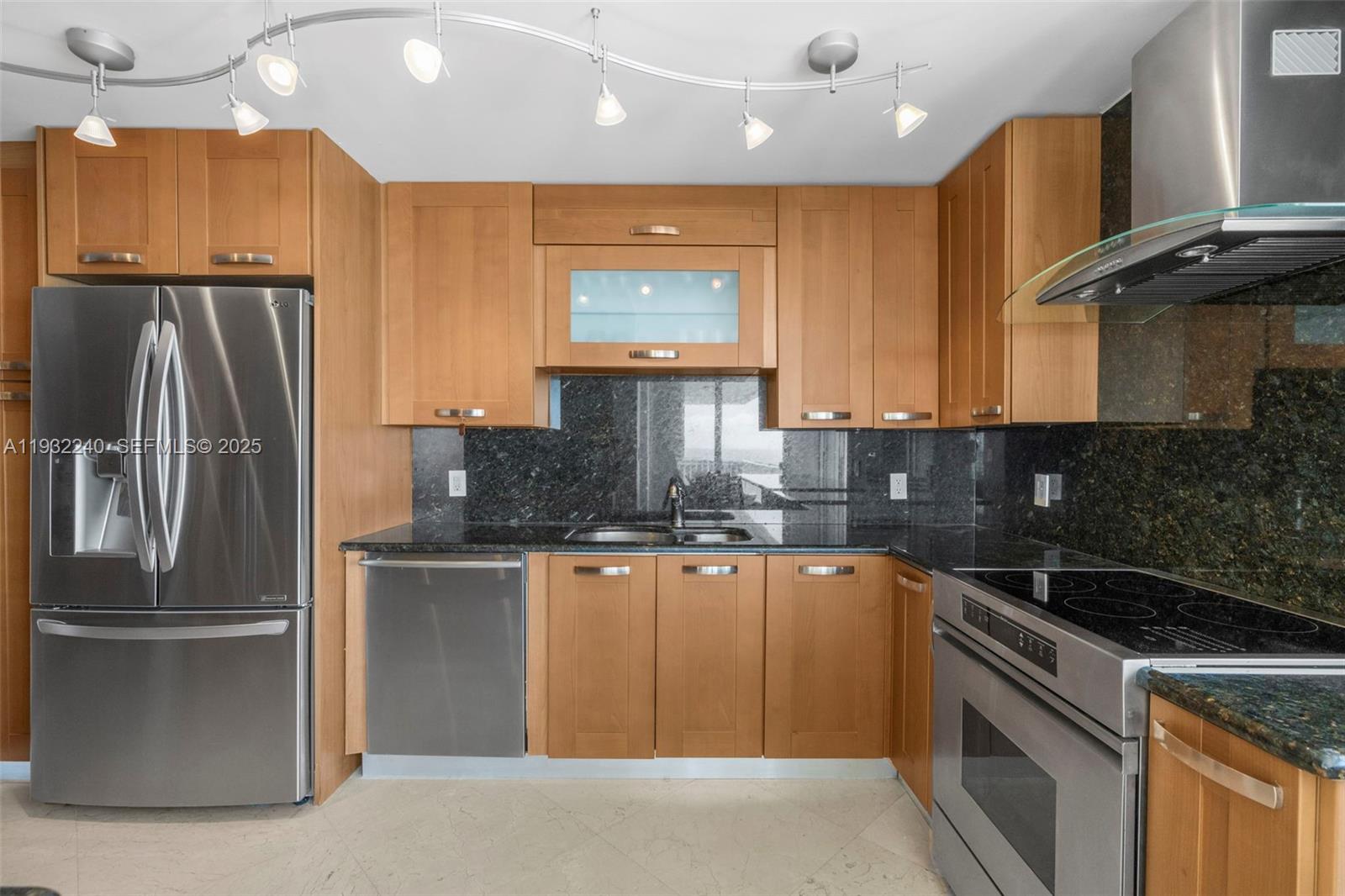 881 Ocean Dr #20A Key Biscayne, FL 33149