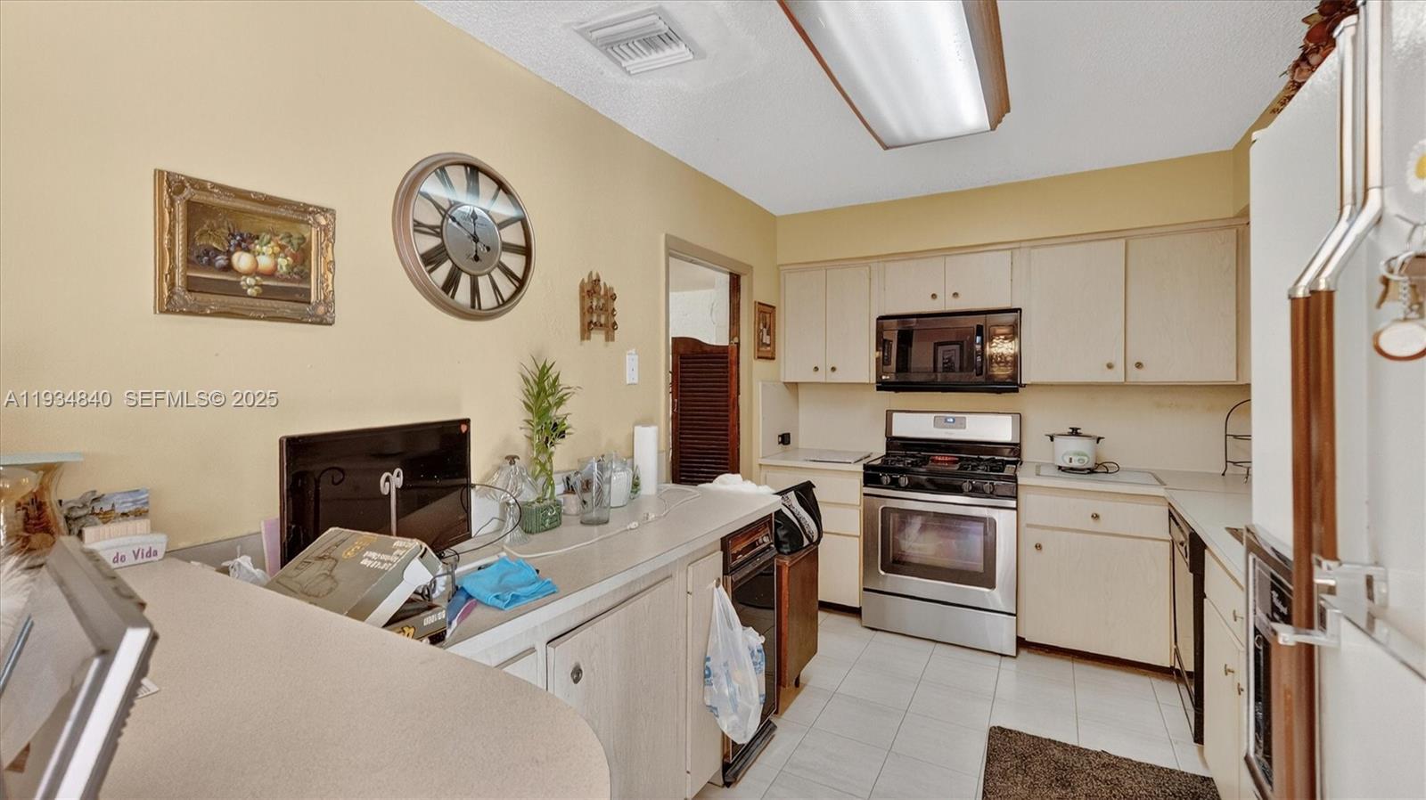 1701 SW 92nd Pl Miami, FL 33165