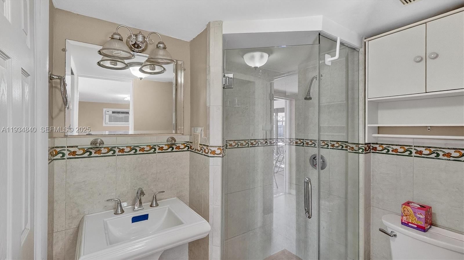 1701 SW 92nd Pl Miami, FL 33165