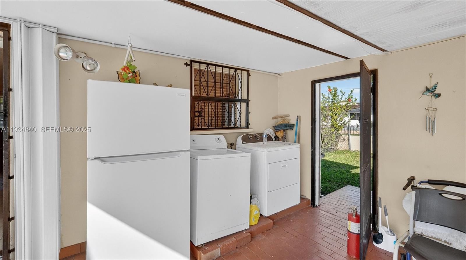 1701 SW 92nd Pl Miami, FL 33165