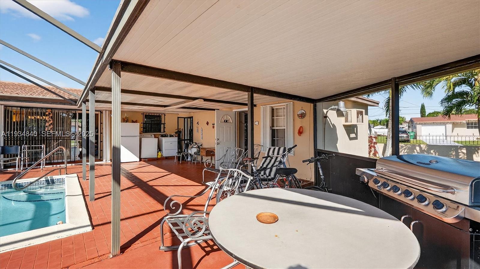 1701 SW 92nd Pl Miami, FL 33165