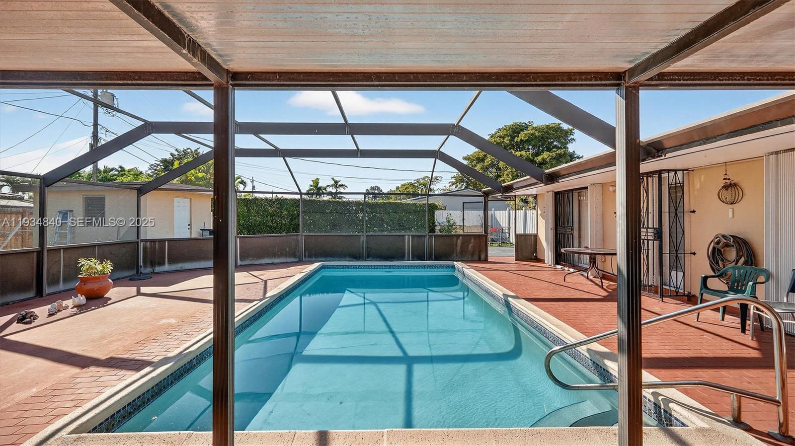 1701 SW 92nd Pl Miami, FL 33165