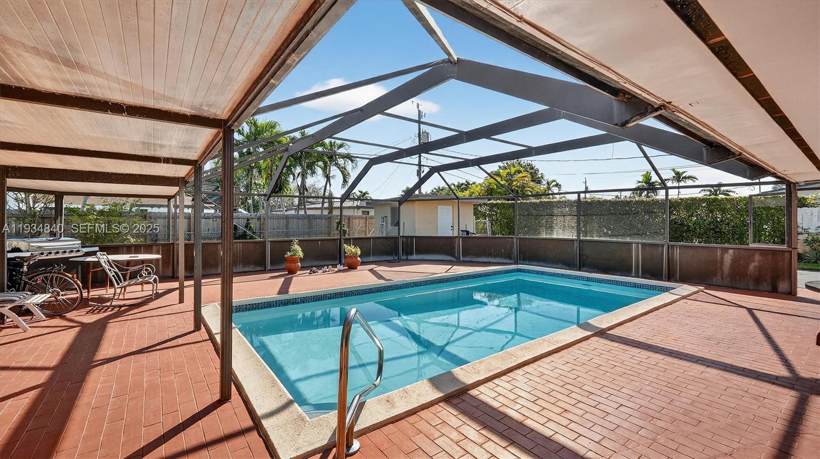 1701 SW 92nd Pl Miami, FL 33165