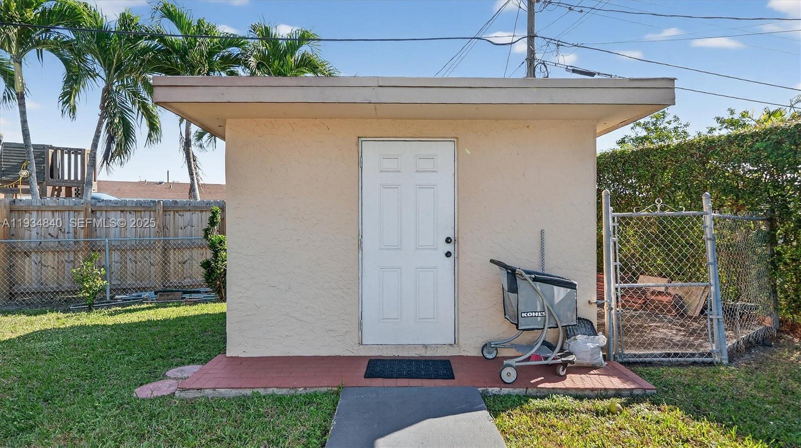 1701 SW 92nd Pl Miami, FL 33165