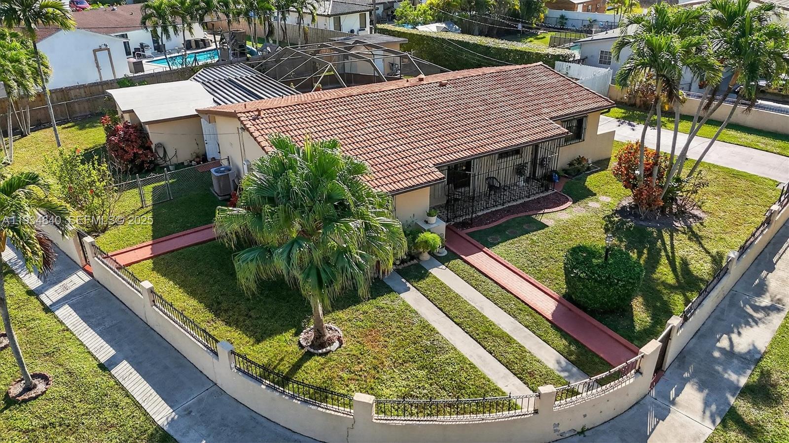 1701 SW 92nd Pl Miami, FL 33165