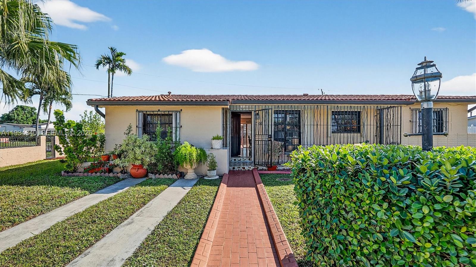 1701 SW 92nd Pl Miami, FL 33165