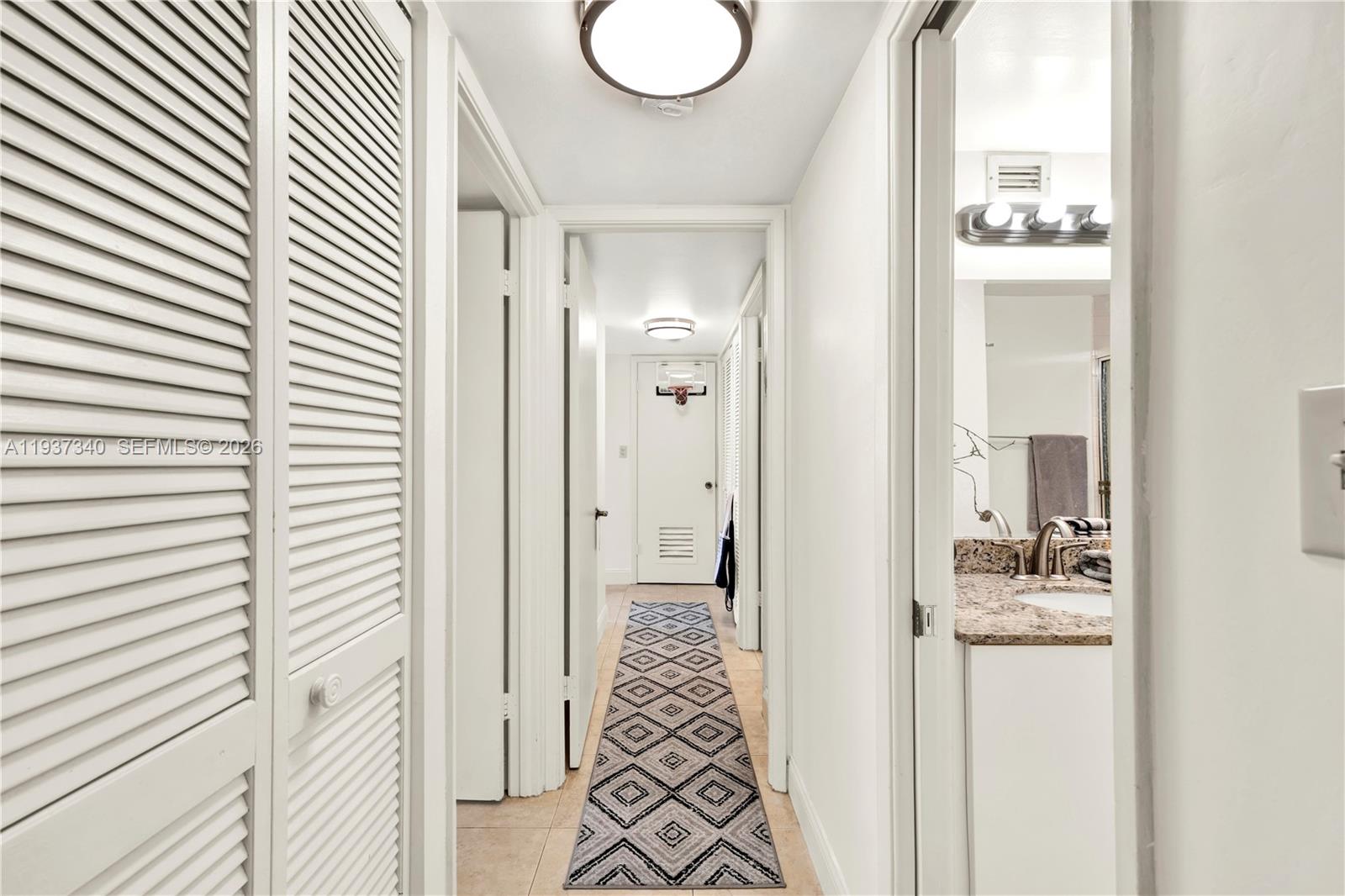 image Brickell Place I12