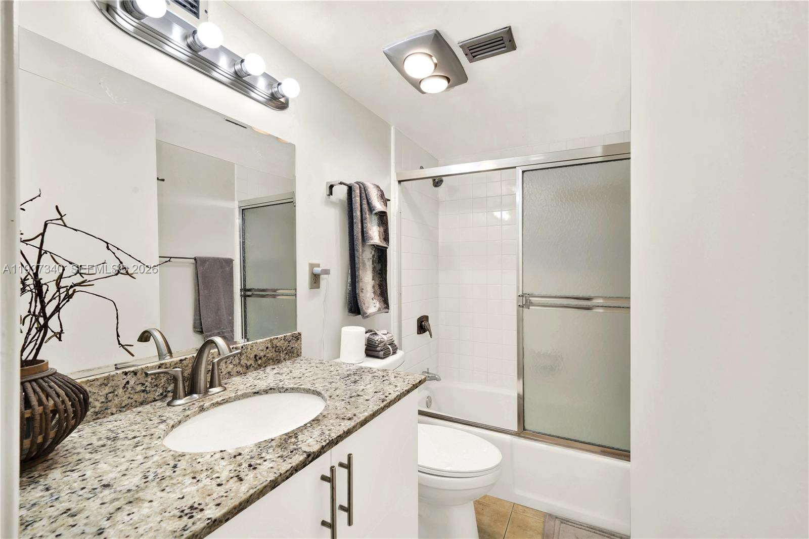 image Brickell Place I14