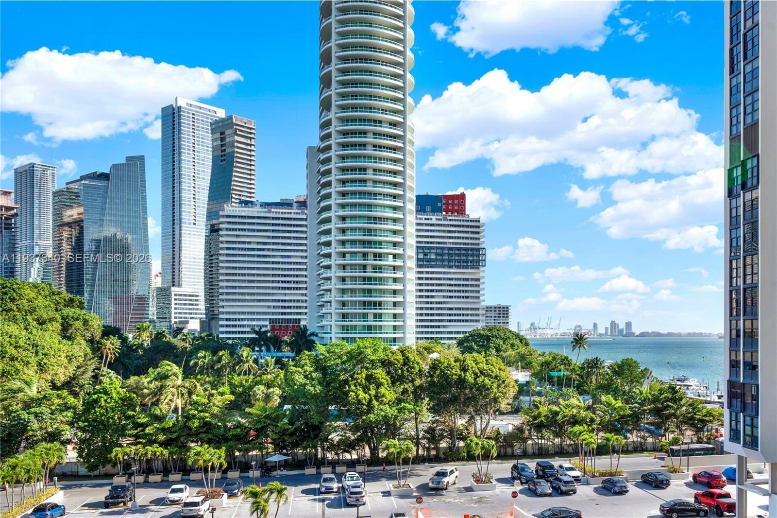 image Brickell Place I21