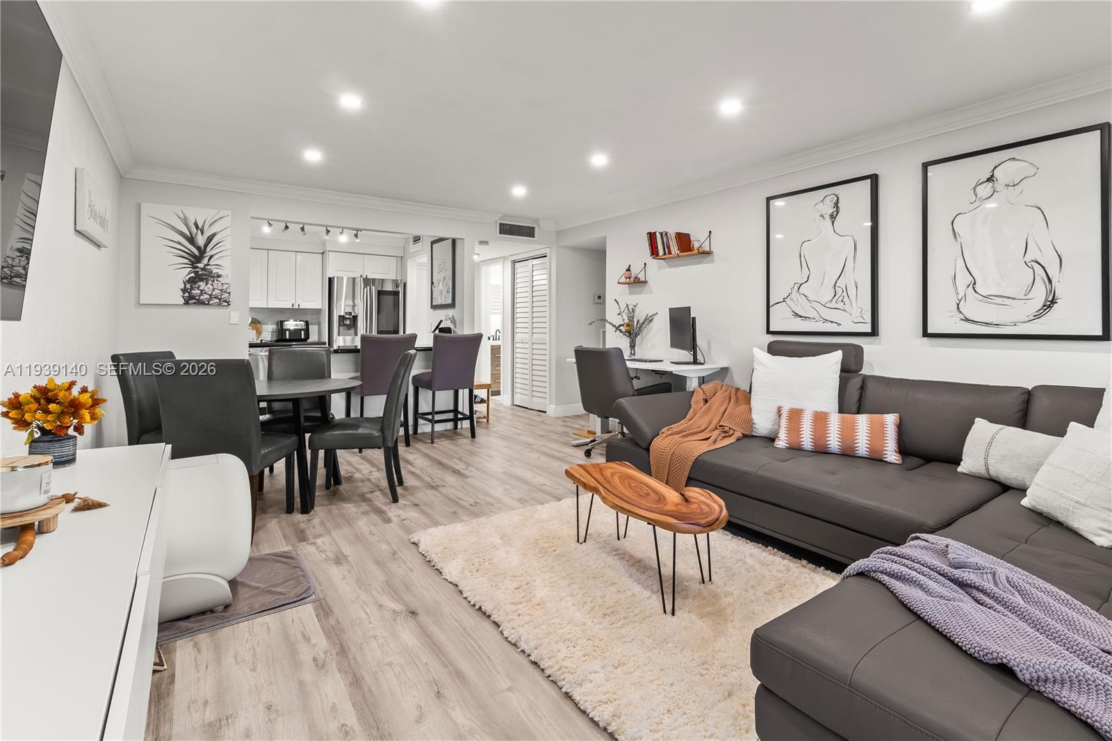 9001 Jacaranda #105 Plantation, FL 33324