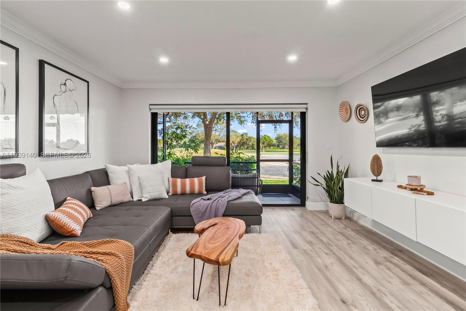 9001 Jacaranda #105 Plantation, FL 33324