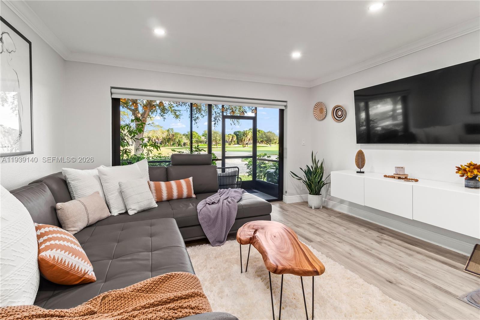 9001 Jacaranda #105 Plantation, FL 33324