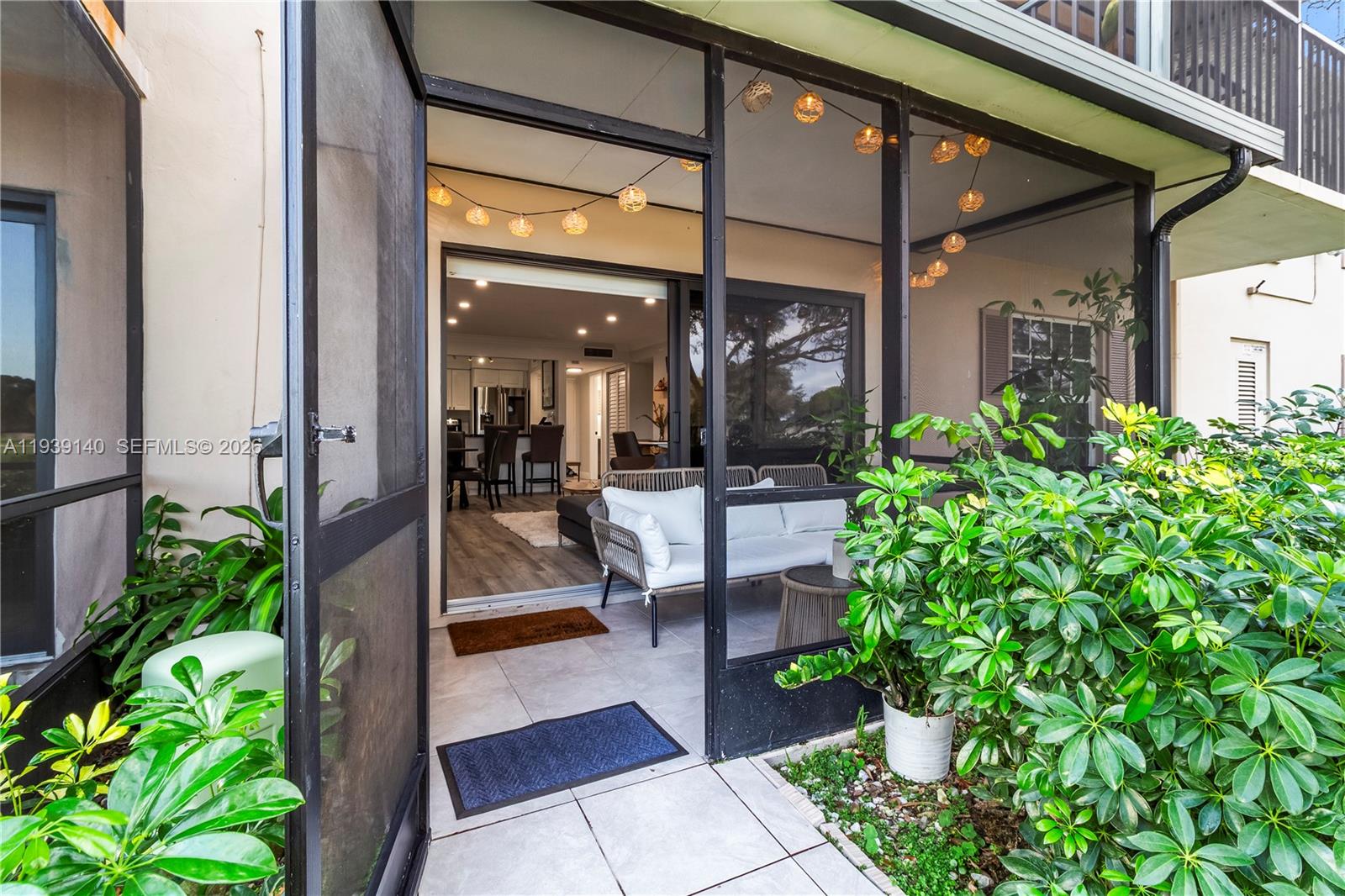 9001 Jacaranda #105 Plantation, FL 33324