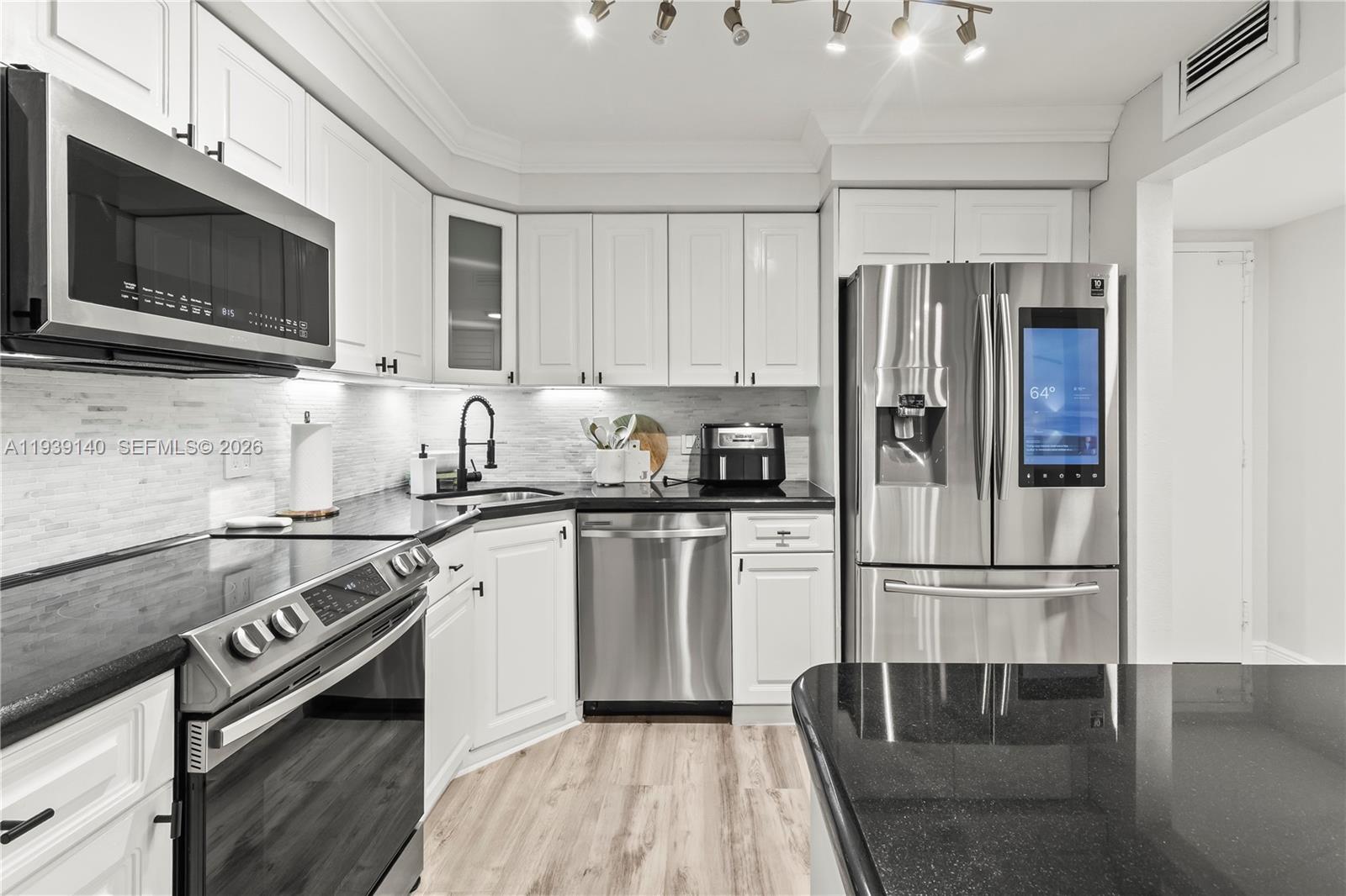 9001 Jacaranda #105 Plantation, FL 33324