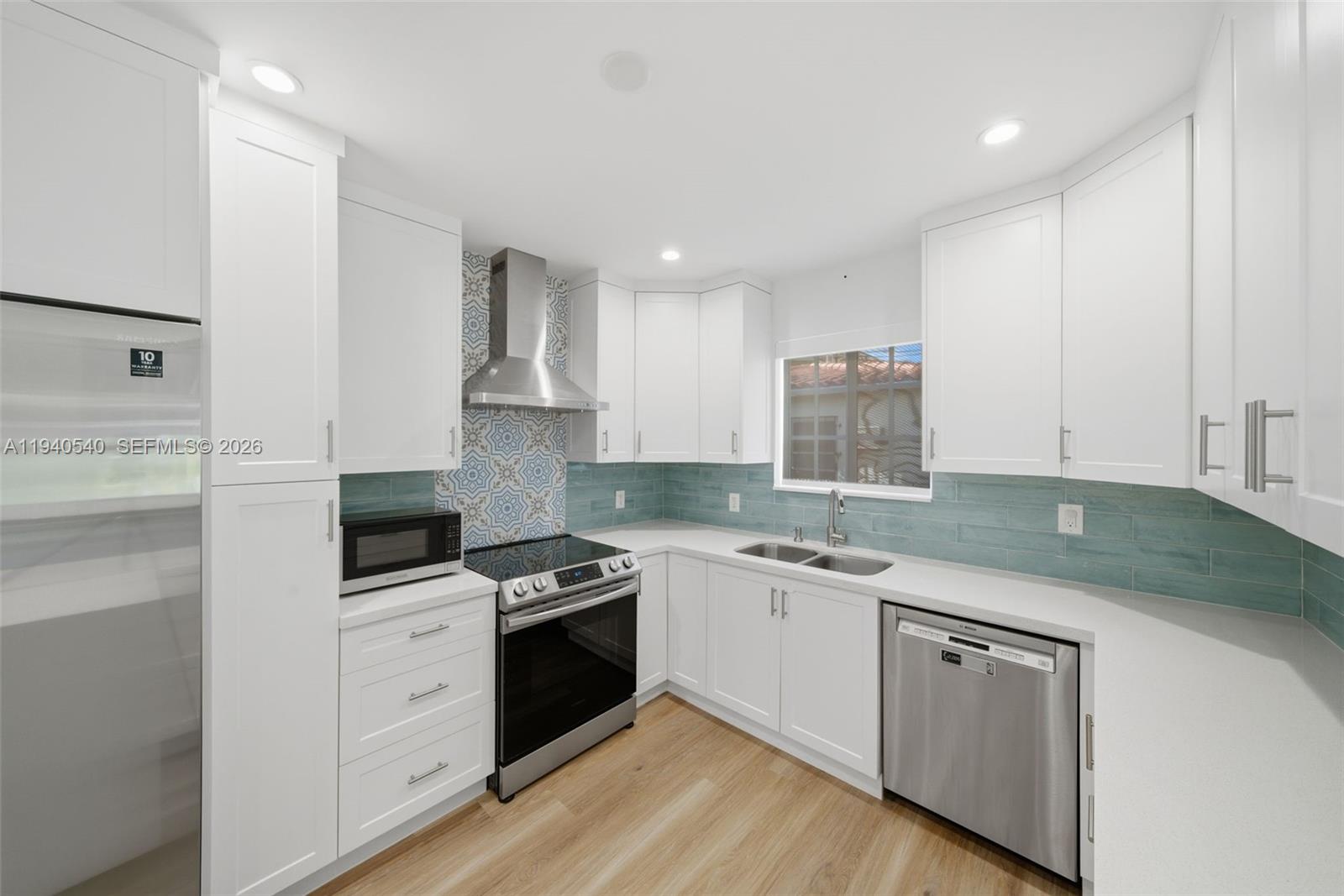 3681 SW 21st St Miami, FL 33145