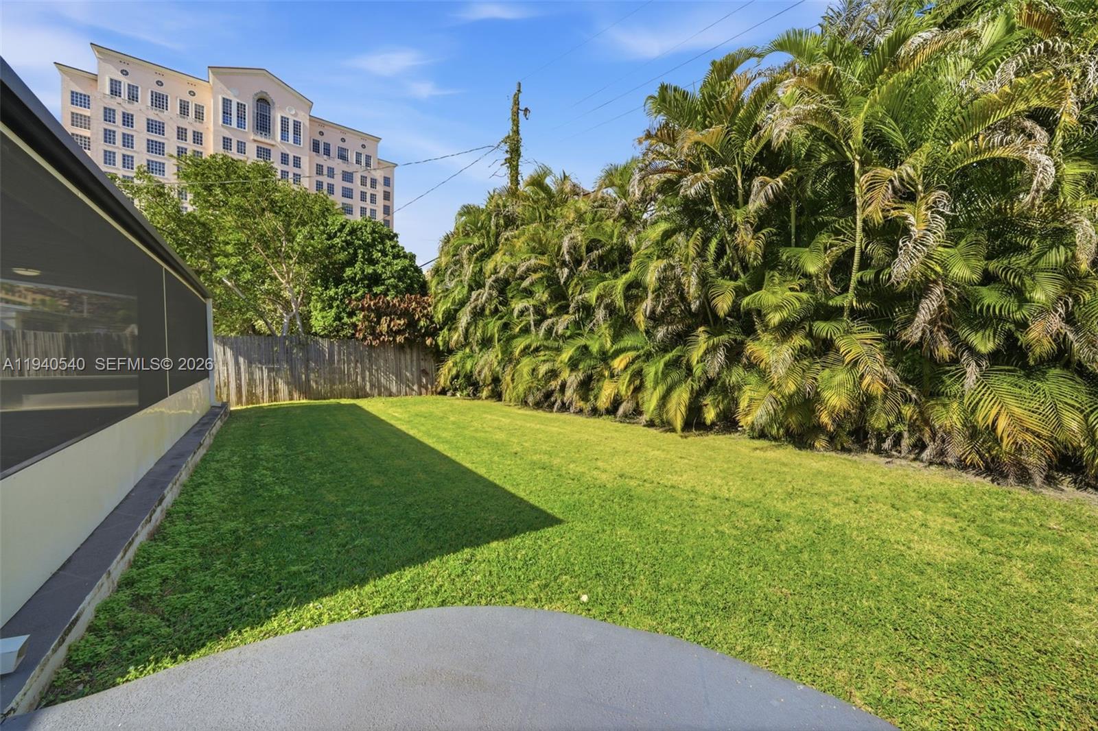 3681 SW 21st St Miami, FL 33145