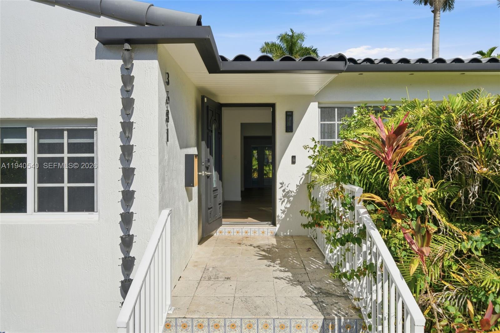 3681 SW 21st St Miami, FL 33145