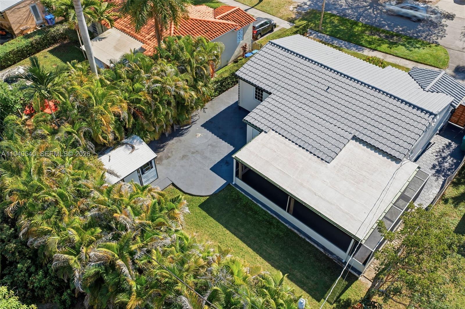 3681 SW 21st St Miami, FL 33145