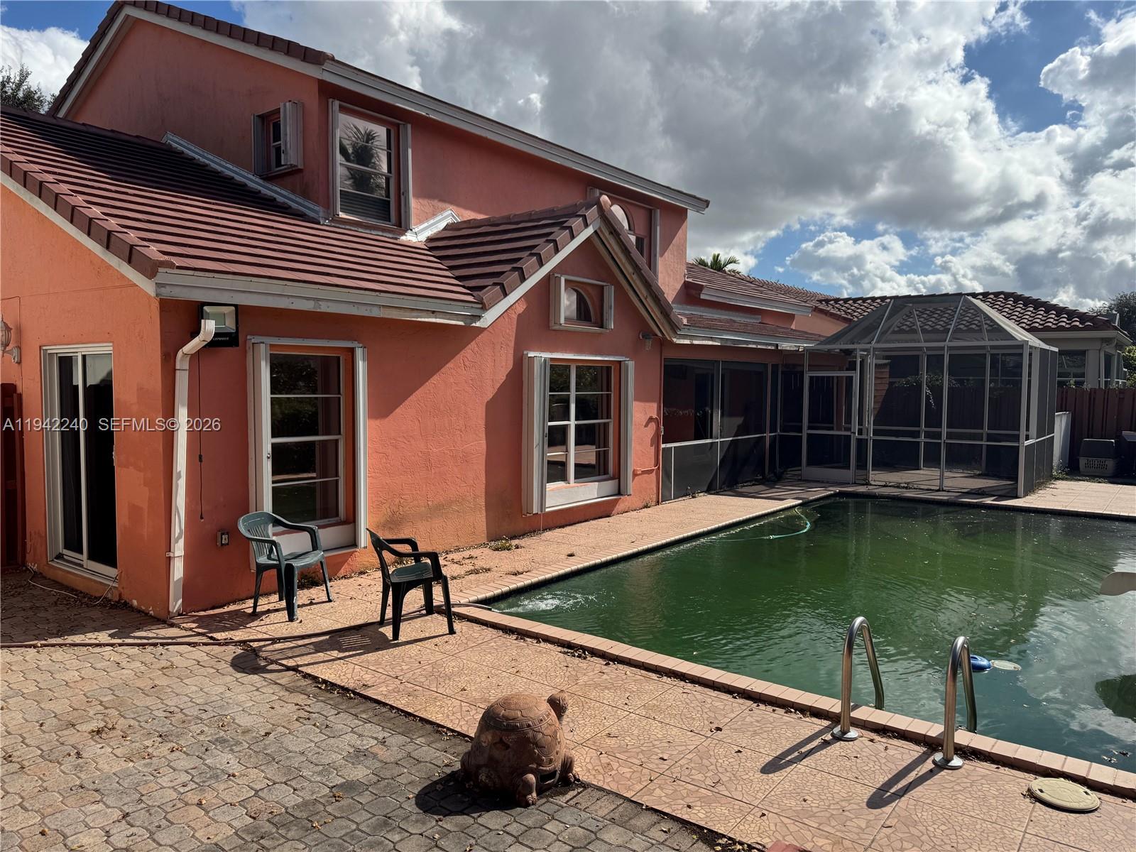 19720 NW 87th Pl Hialeah, FL 33018