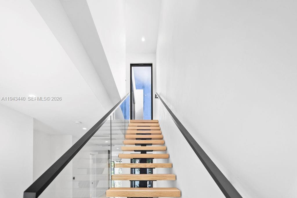 1122 NE 10th Ave Fort Lauderdale, FL 33304