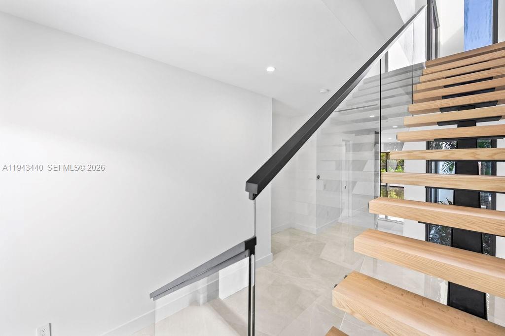 1122 NE 10th Ave Fort Lauderdale, FL 33304