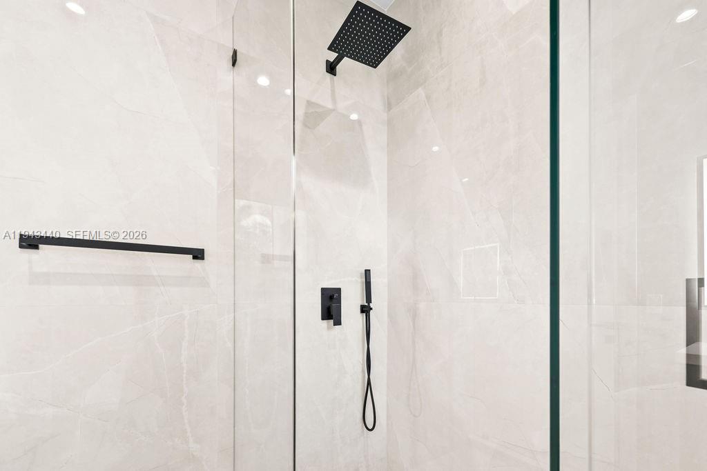 1122 NE 10th Ave Fort Lauderdale, FL 33304