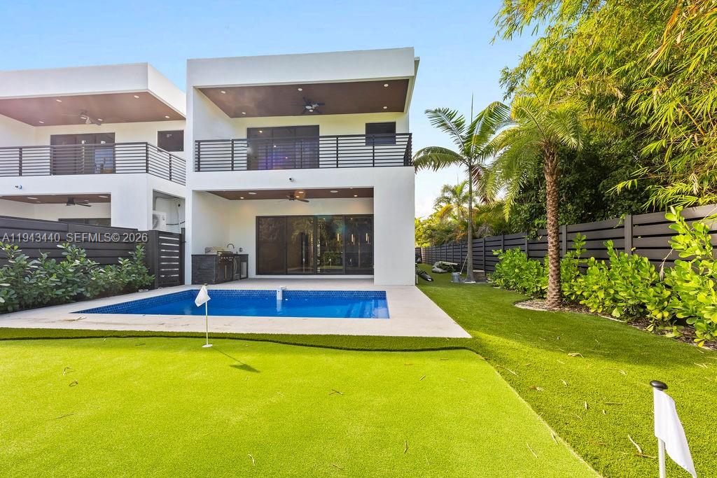 1122 NE 10th Ave Fort Lauderdale, FL 33304