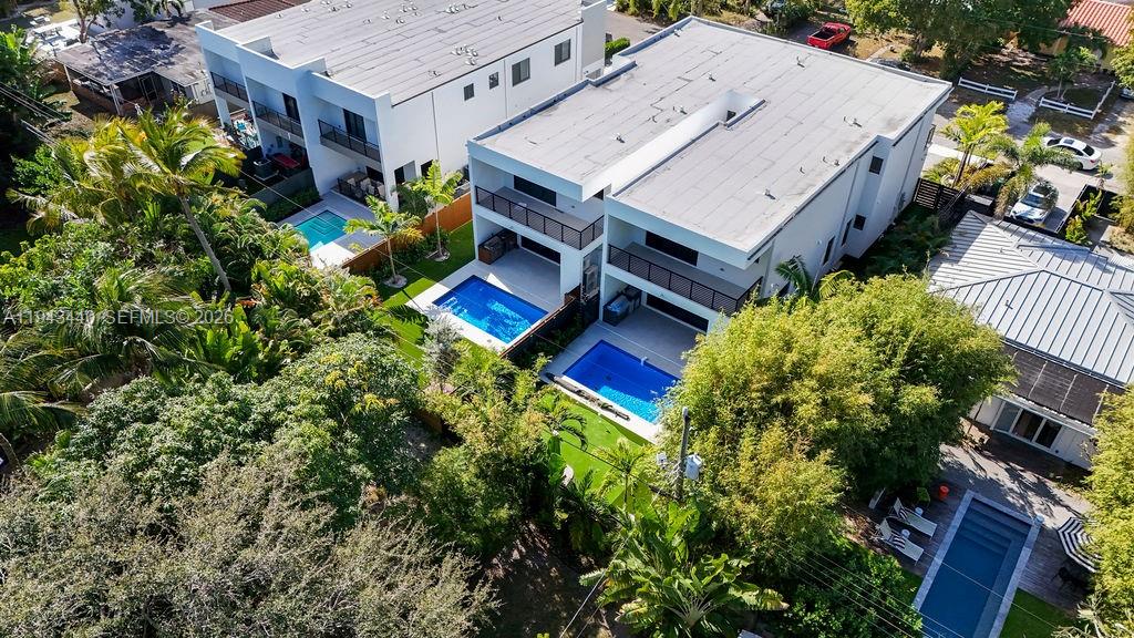 1122 NE 10th Ave Fort Lauderdale, FL 33304