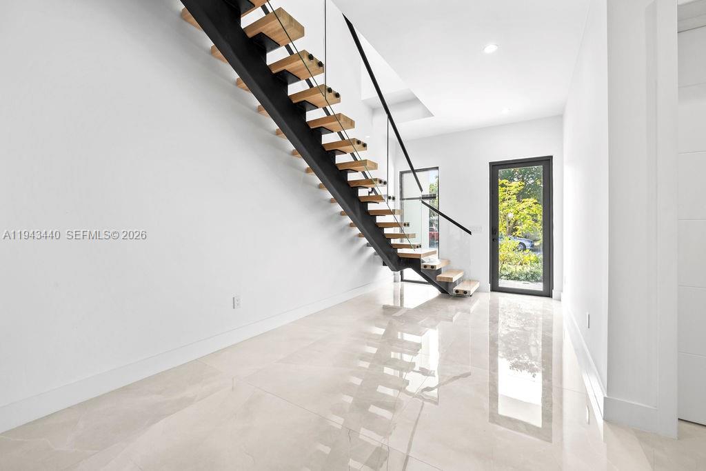 1122 NE 10th Ave Fort Lauderdale, FL 33304