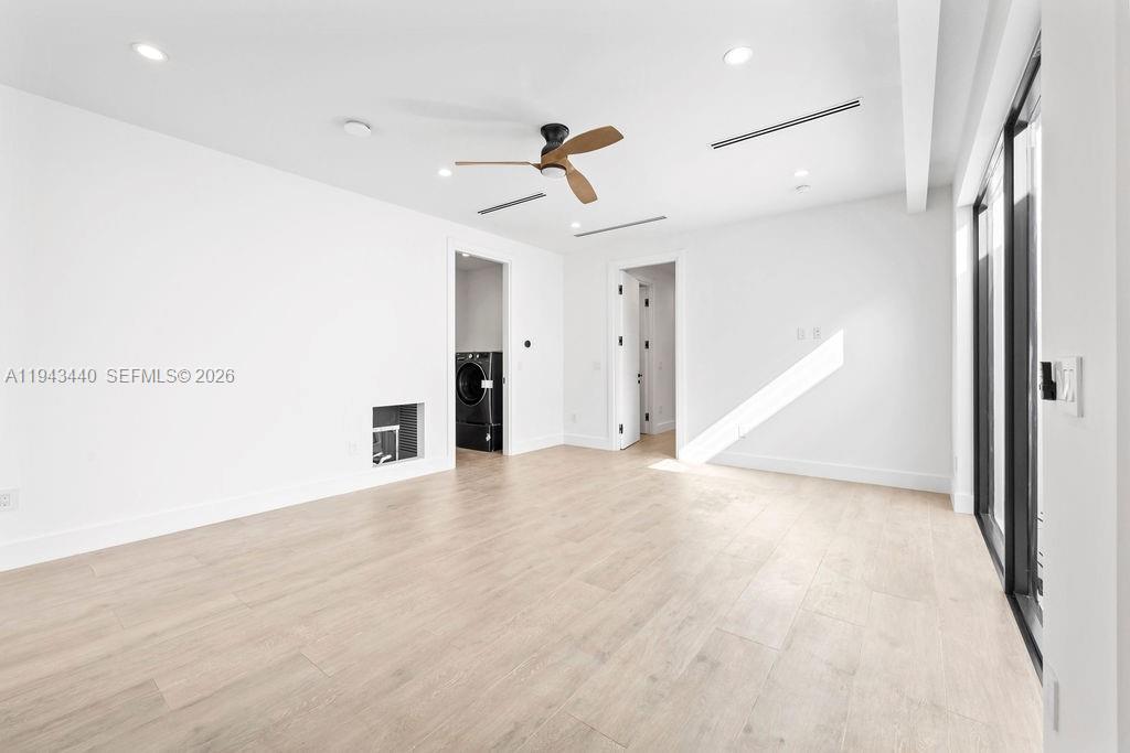 1122 NE 10th Ave Fort Lauderdale, FL 33304