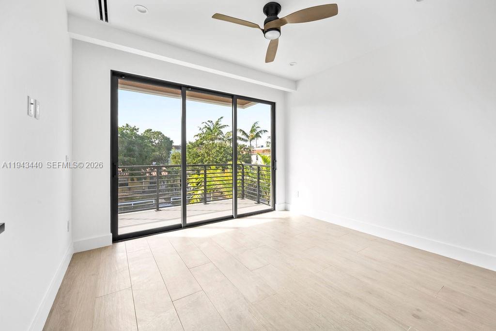 1122 NE 10th Ave Fort Lauderdale, FL 33304