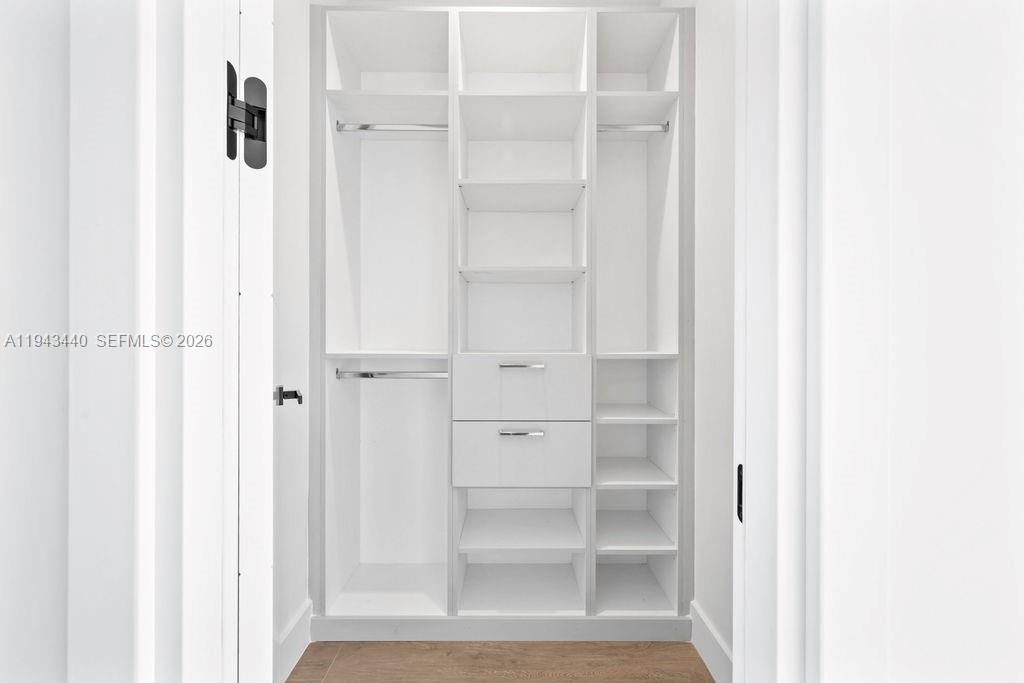 1122 NE 10th Ave Fort Lauderdale, FL 33304